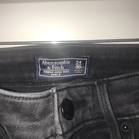 Black ripped jeans (worn 2 times) - Picture 3 of 5